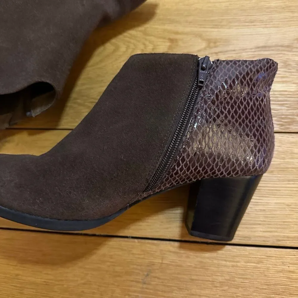Vionic Anne ankle boots Java suede size 9